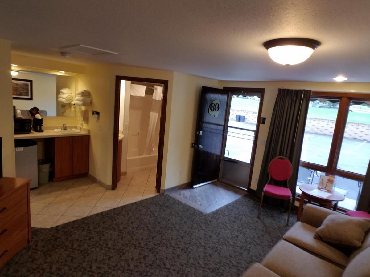 Black Hawk Motel & Suites Wisconsin Dells Εξωτερικό φωτογραφία