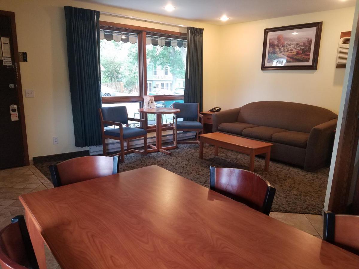 Black Hawk Motel & Suites Wisconsin Dells Εξωτερικό φωτογραφία